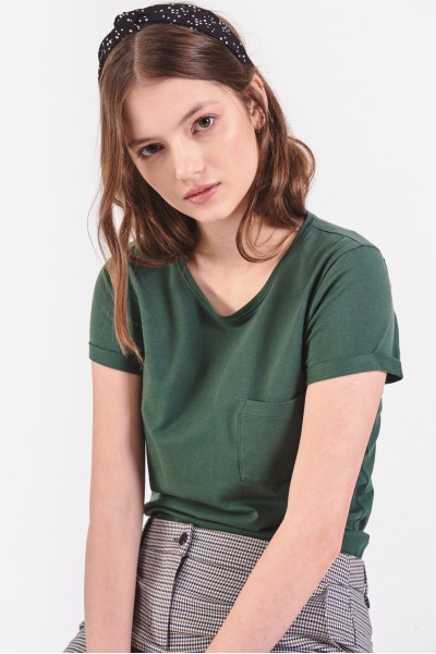 Gładki t-shirt z kieszonką na piersi Gładki t-shirt z kieszonką na piersi