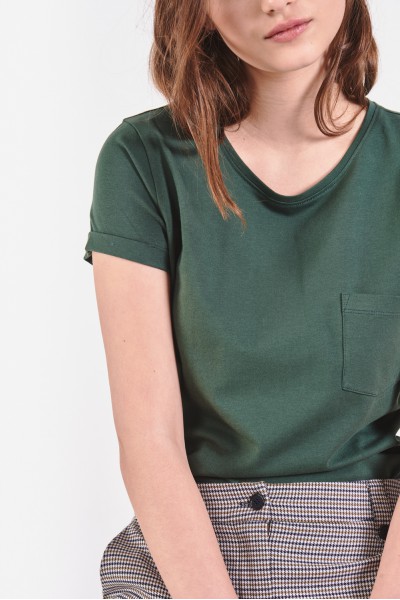 Gładki t-shirt z kieszonką na piersi Gładki t-shirt z kieszonką na piersi