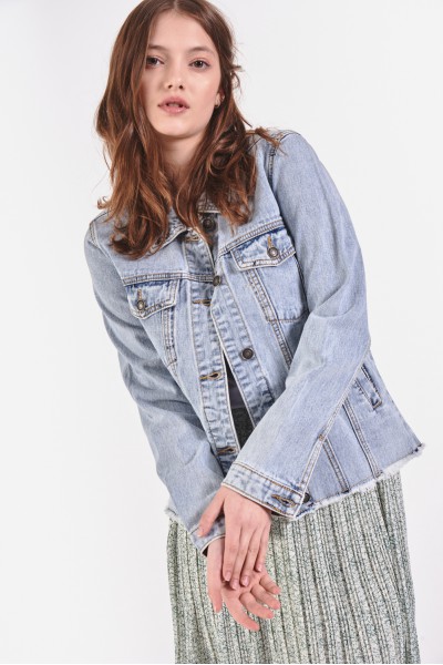 Dżinsowa kurtka z jasnego denimu Dżinsowa kurtka z jasnego denimu