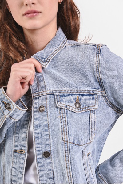 Dżinsowa kurtka z jasnego denimu Dżinsowa kurtka z jasnego denimu
