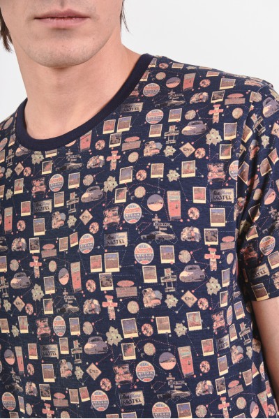 T-shirt w drobne wzory o tematyce podróżniczej T-shirt w drobne wzory o tematyce podróżniczej