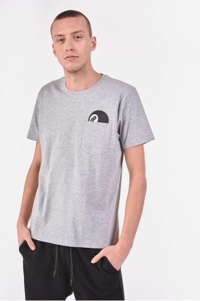 T-shirt z kieszonką na piersi T-shirt z kieszonką na piersi