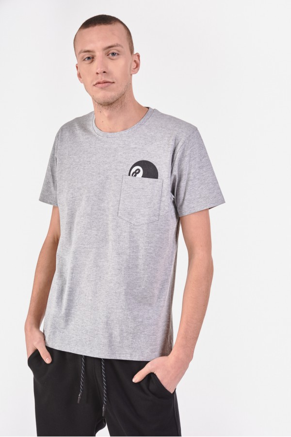 T-shirt z kieszonką na piersi T-shirt z kieszonką na piersi