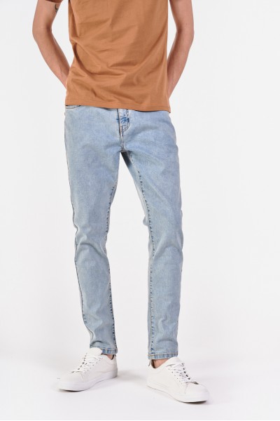 Jeansy z jasnego denimu Jeansy z jasnego denimu