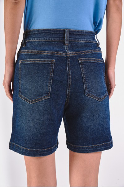 Dżinsy z ciemnego denimu Dżinsy z ciemnego denimu