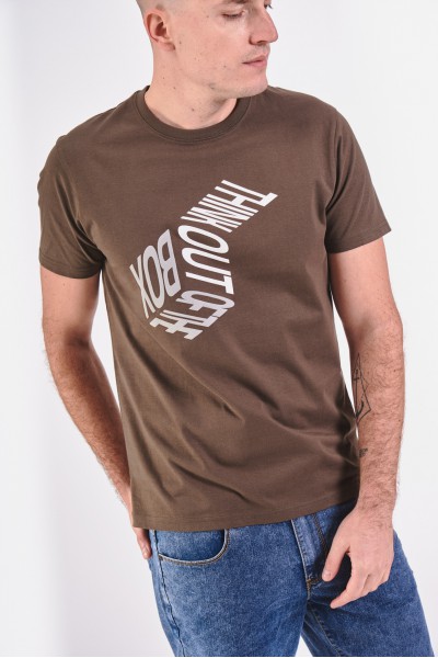 T-shirt z białym nadrukiem T-shirt z białym nadrukiem