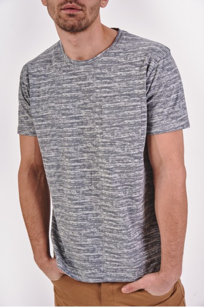 T-shirt z kieszonką T-shirt z kieszonką