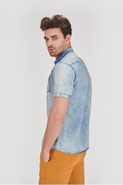Koszula slim w kolorze jasnego denimu Koszula slim w kolorze jasnego denimu