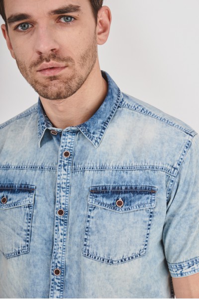 Koszula slim w kolorze jasnego denimu Koszula slim w kolorze jasnego denimu