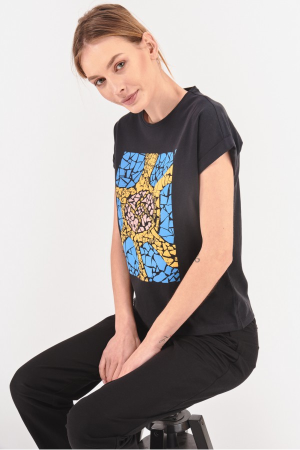 T-shirt z nadrukiem imitującym mozaikę T-shirt z nadrukiem imitującym mozaikę
