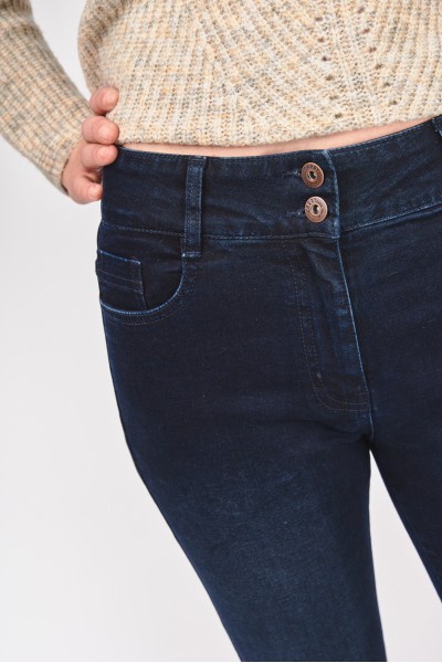 Spodnie z ciemnego denimu Spodnie z ciemnego denimu