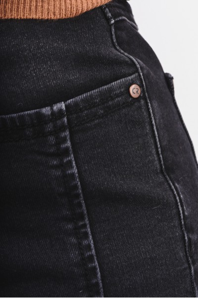 Spodnie z ciemnego denimu Spodnie z ciemnego denimu