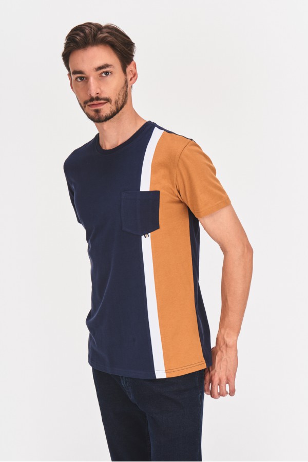 T-shirt z kieszonką T-shirt z kieszonką