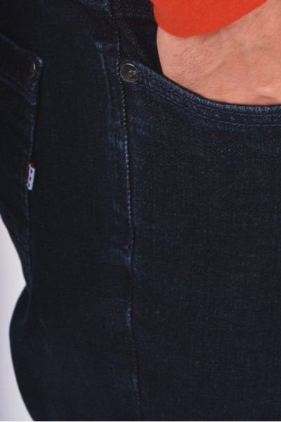 Jeansy w odcieniu ciemnego denimu Jeansy w odcieniu ciemnego denimu