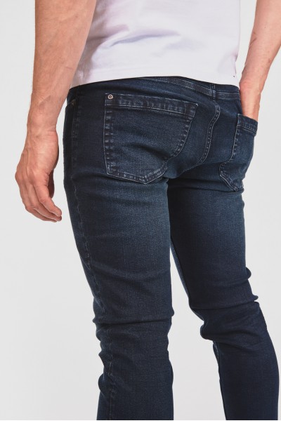 Jeansy z regularnym stanem Jeansy z regularnym stanem