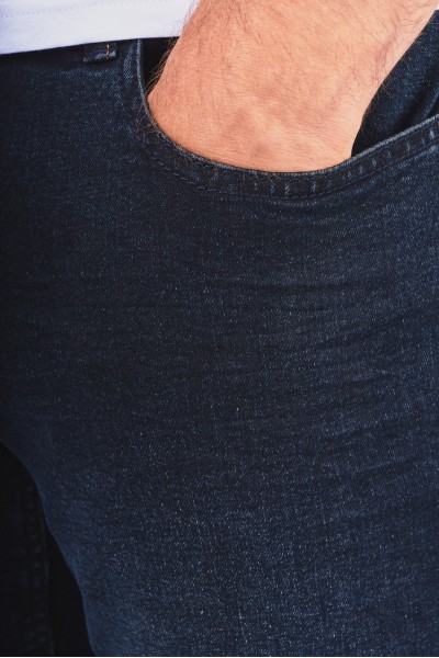 Jeansy z regularnym stanem Jeansy z regularnym stanem