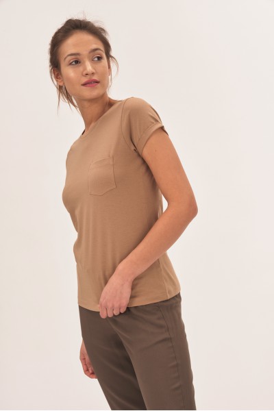 T-shirt z kieszonką T-shirt z kieszonką