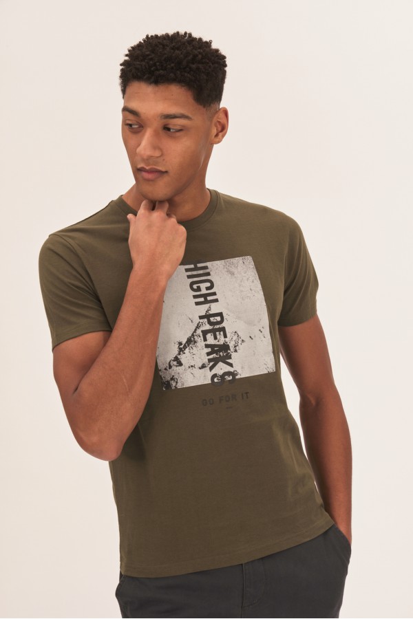 T-shirt z czarno-białym nadrukiem T-shirt z czarno-białym nadrukiem