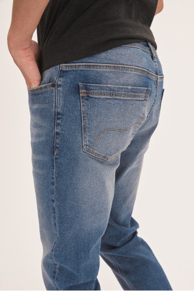 Jeansowe spodnie z normalnym stanem Jeansowe spodnie z normalnym stanem