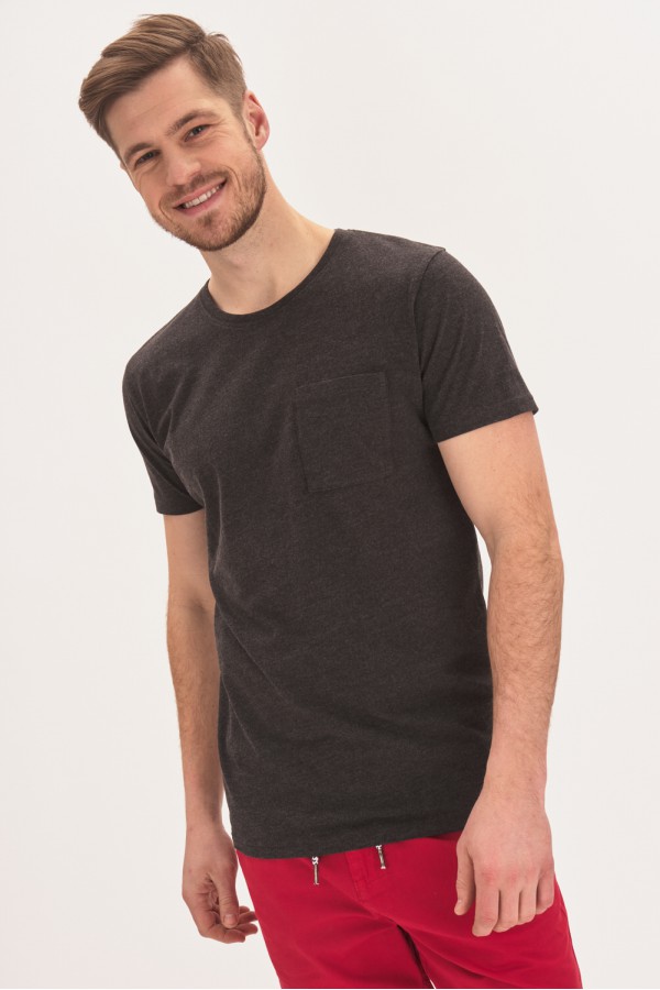 T-shirt z kieszonką T-shirt z kieszonką