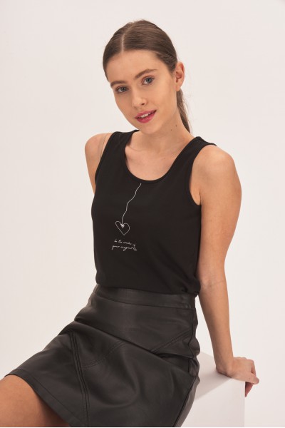 Bawełniany top z minimalistycznym nadrukiem Bawełniany top z minimalistycznym nadrukiem