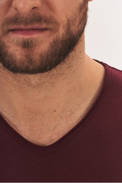 T-shirt z dekoltem w serek T-shirt z dekoltem w serek