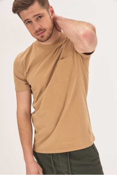 T-shirt z kieszenią T-shirt z kieszenią