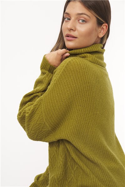 Sweter w regularny splot