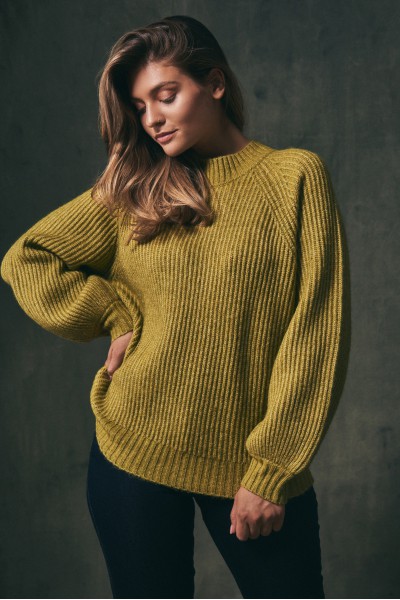 Swetry damskie idealne na co dzień!