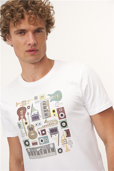 T-shirt z muzycznym nadrukiem T-shirt z muzycznym nadrukiem